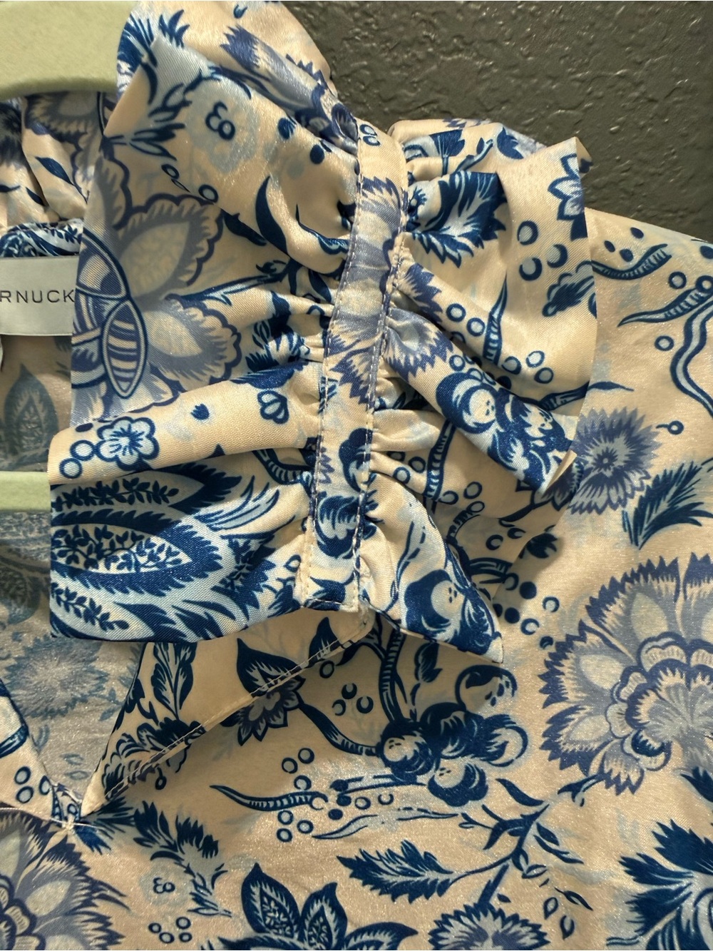 Tuckernuck Blue and White Floral Ruffle Neck Blouse - Picture 4 of 6